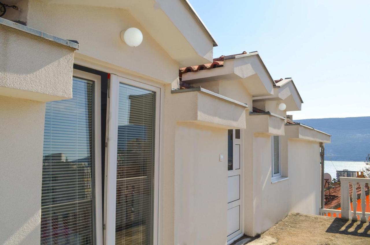 Viktor Apartment แฮร์เซ็ก-โนวี ภายนอก รูปภาพ