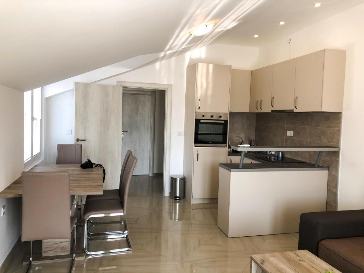 Viktor Apartment แฮร์เซ็ก-โนวี ภายนอก รูปภาพ