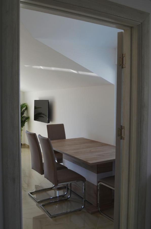 Viktor Apartment แฮร์เซ็ก-โนวี ภายนอก รูปภาพ