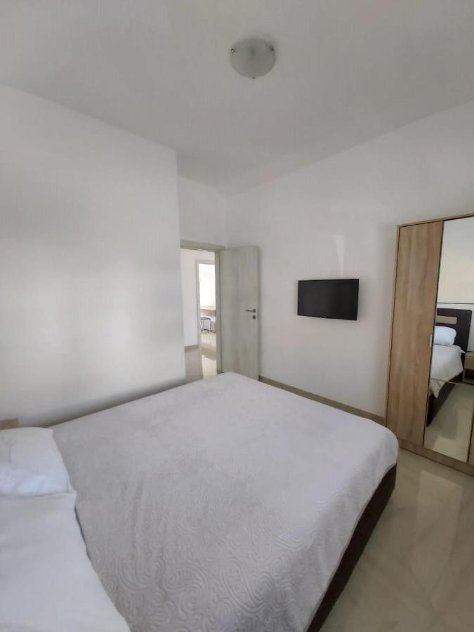 Viktor Apartment แฮร์เซ็ก-โนวี ภายนอก รูปภาพ