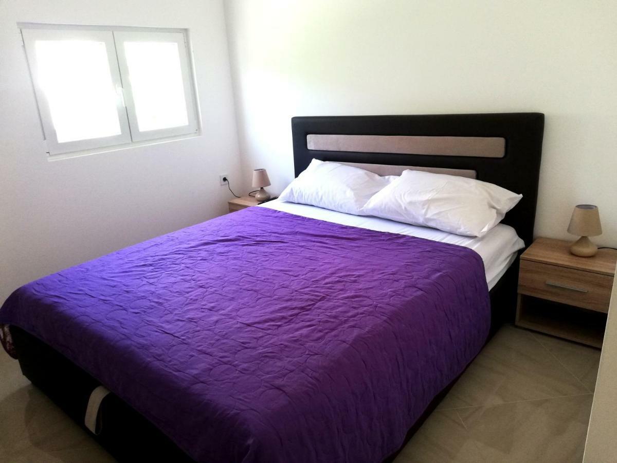Viktor Apartment แฮร์เซ็ก-โนวี ภายนอก รูปภาพ